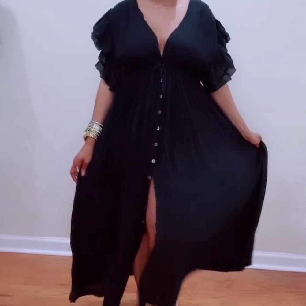 Oversized Black Flowy Maxi Dress - Picture 5 of 9